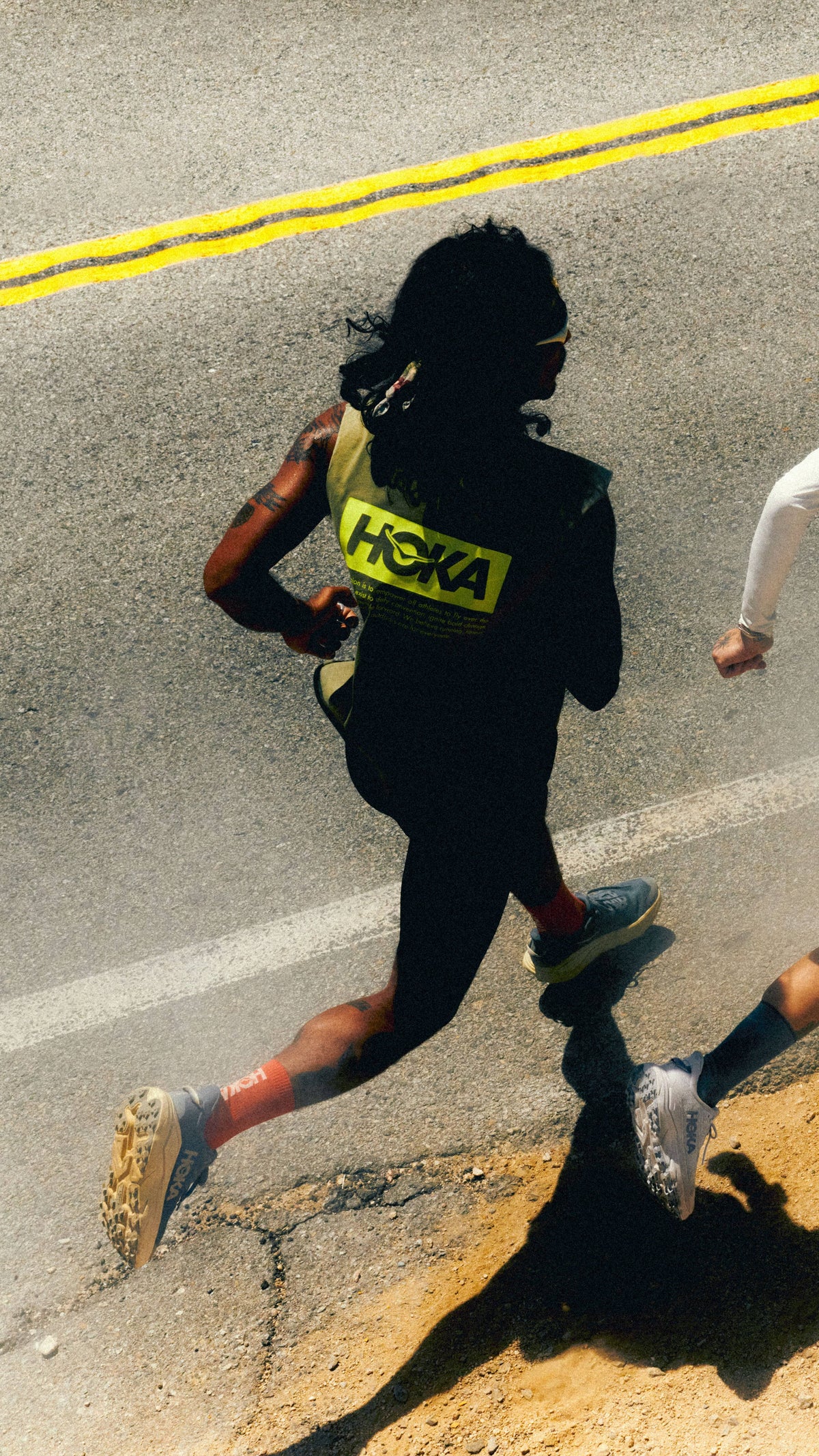 HOKA Challenger 8 — sendero
