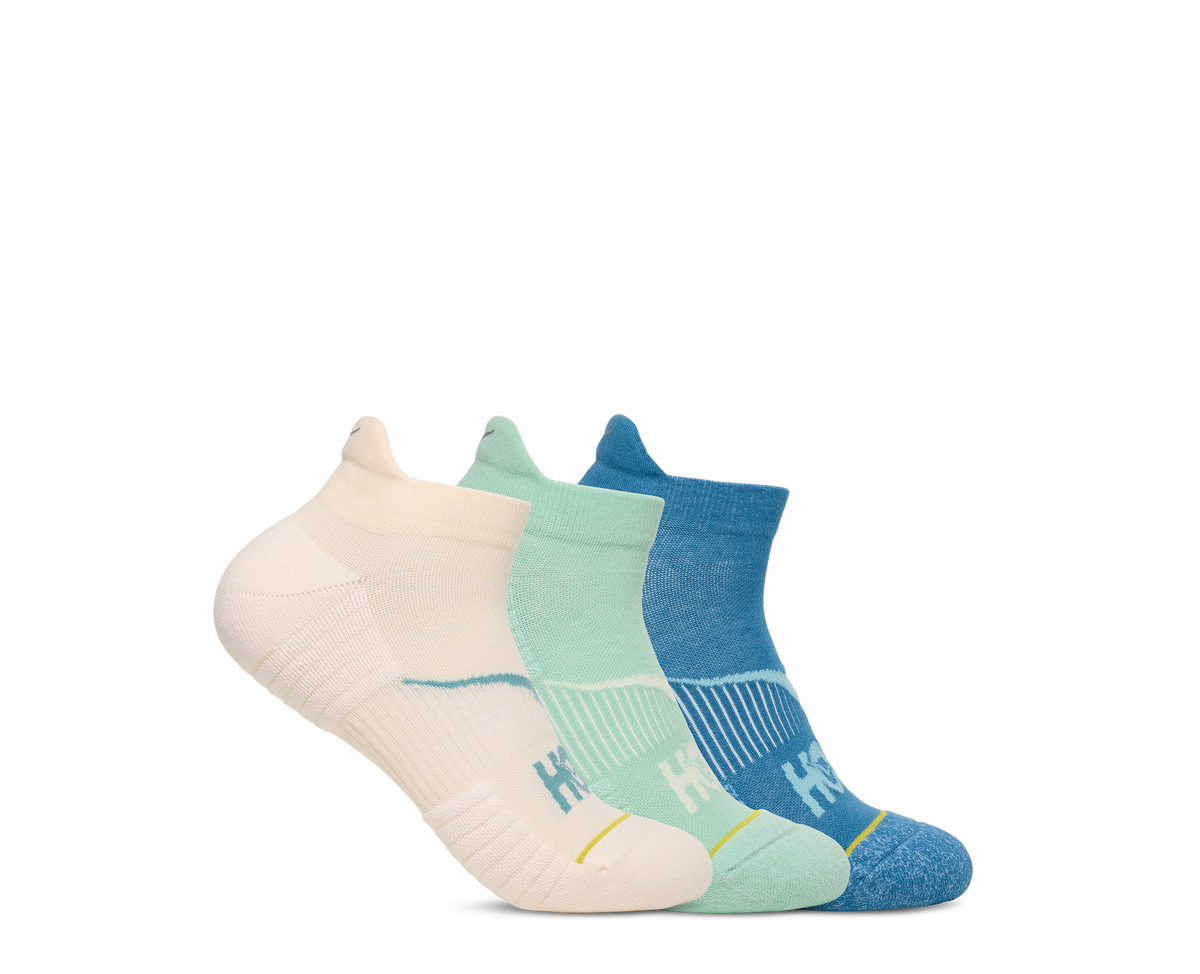 HOKA No Show Run Sock 3 Pack Unisex Birch Jadeite Foggy Night — vista superior