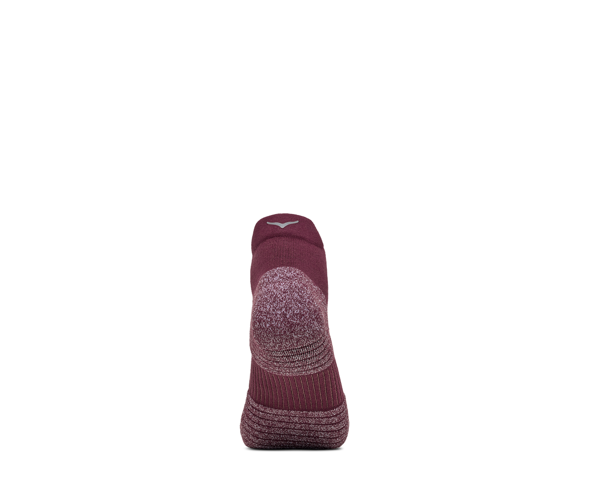 HOKA No Show Run Sock 3 Pack Unisex Blk Cherry Electric Rose Rose Latte — vista frontal