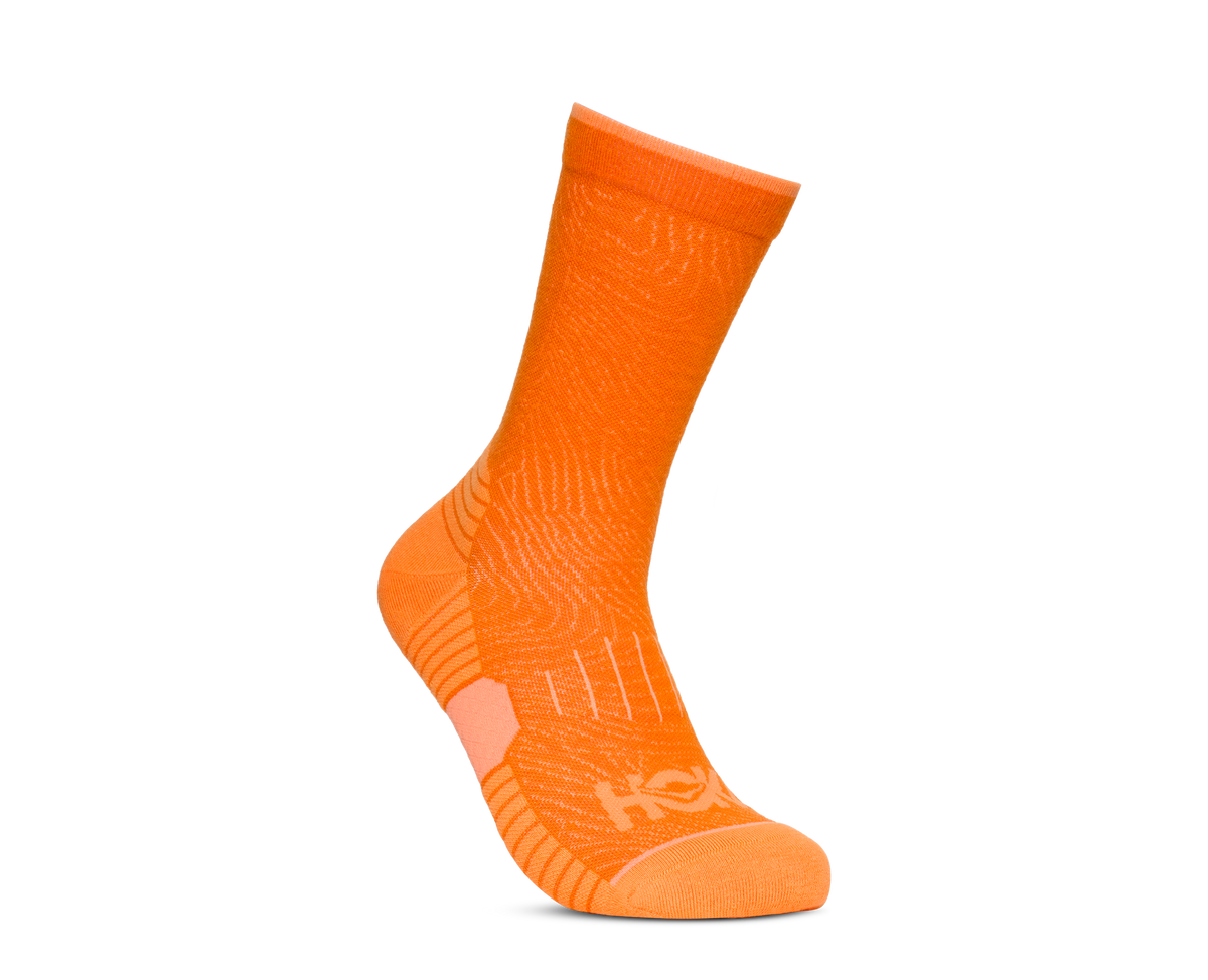 HOKA Crew Run Sock 3-PACK Unisex Truffle Salt Pumpkin Blk Cherry — vista medial