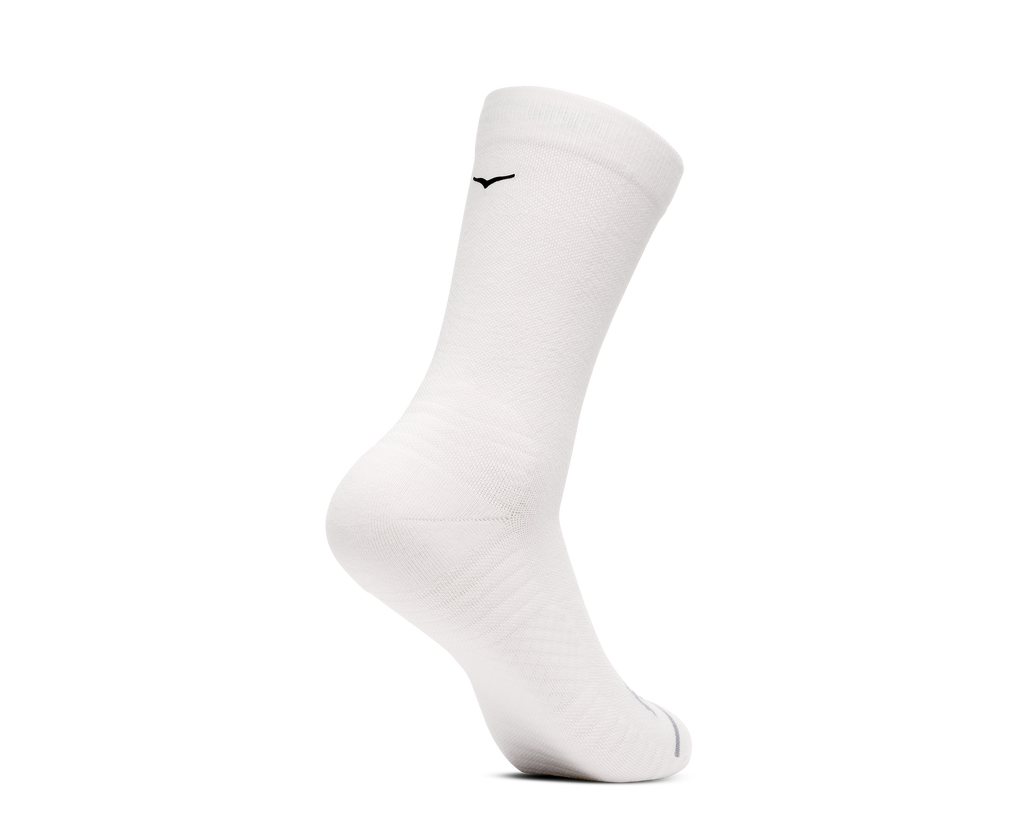 HOKA Crew Run Sock 3-PACK Unisex White White White — vista tres cuartos