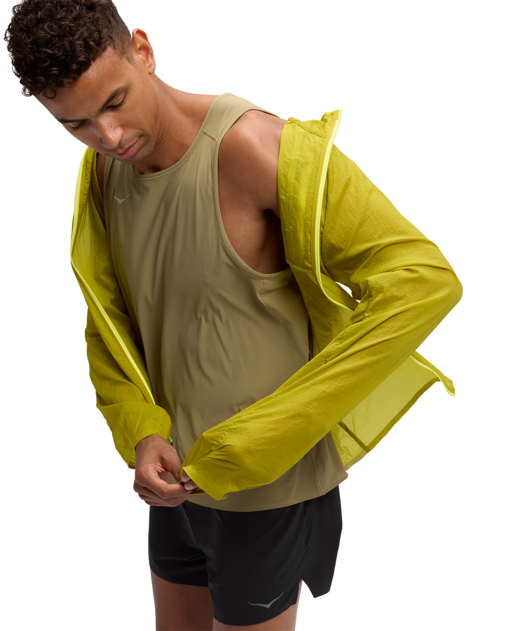 HOKA Skyflow Jacket Hombre Pea Green — vista tres cuartos