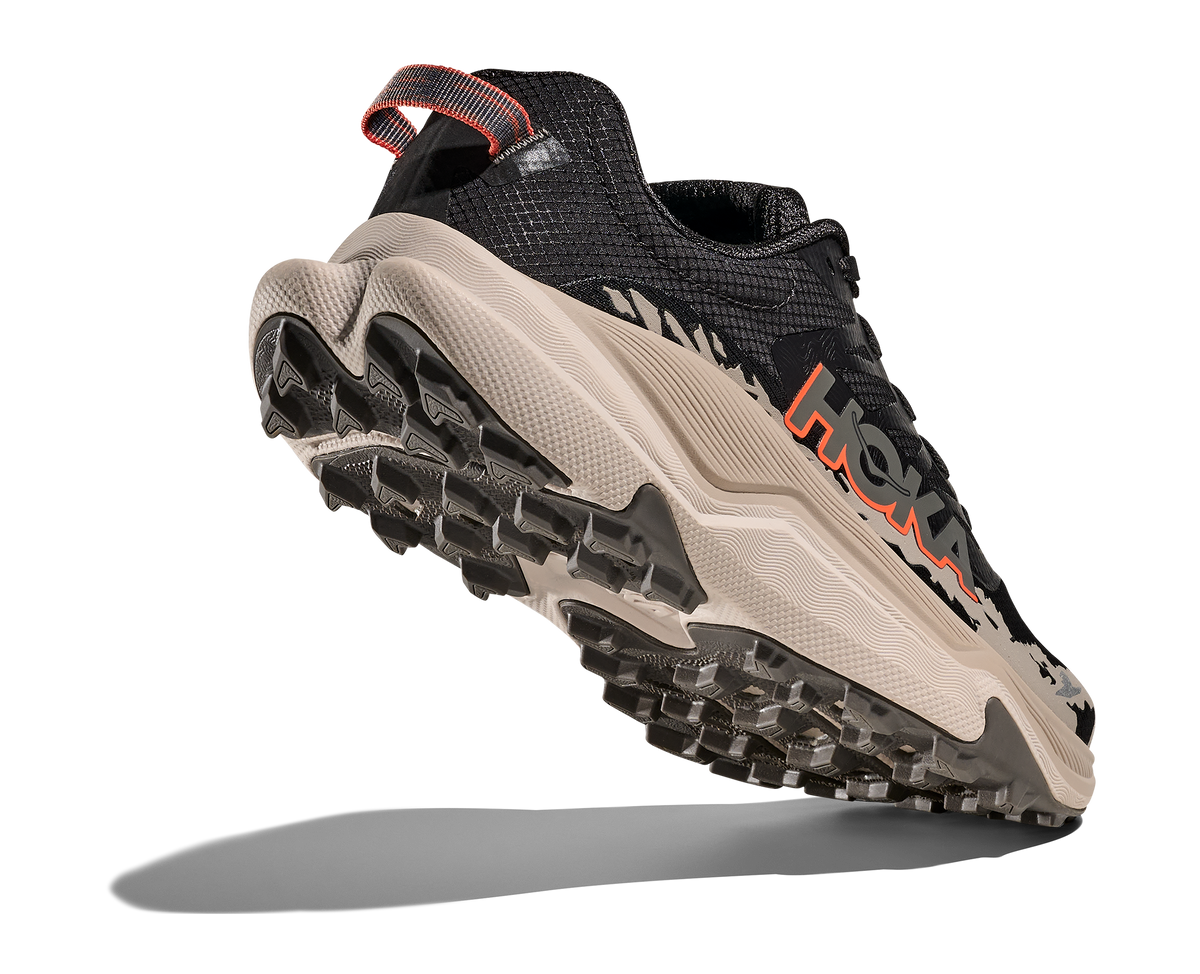 HOKA Torrent 4 Mujer Black / Putty — vista tres cuartos