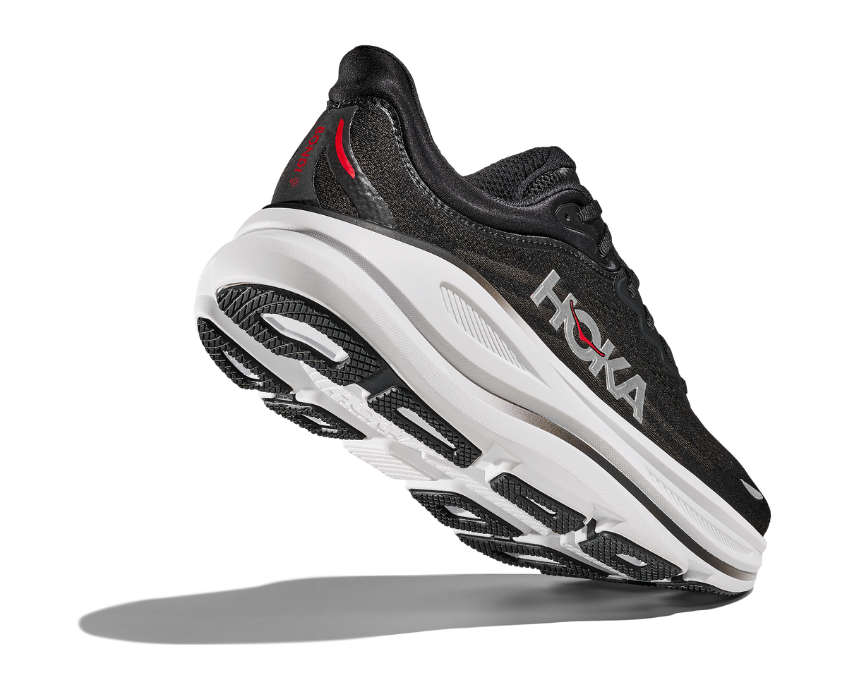 HOKA Bondi 9 Hombre Black / Vermillion — vista tres cuartos