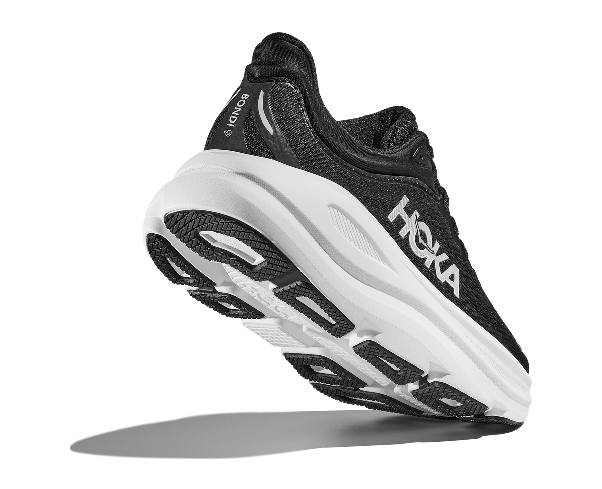 HOKA Bondi 9 Mujer Black White — vista tres cuartos