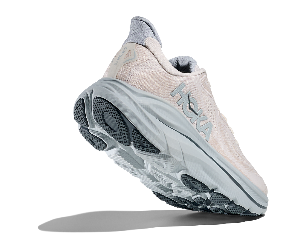 HOKA Clifton 10 Mujer Grout Mineral Blue — vista tres cuartos