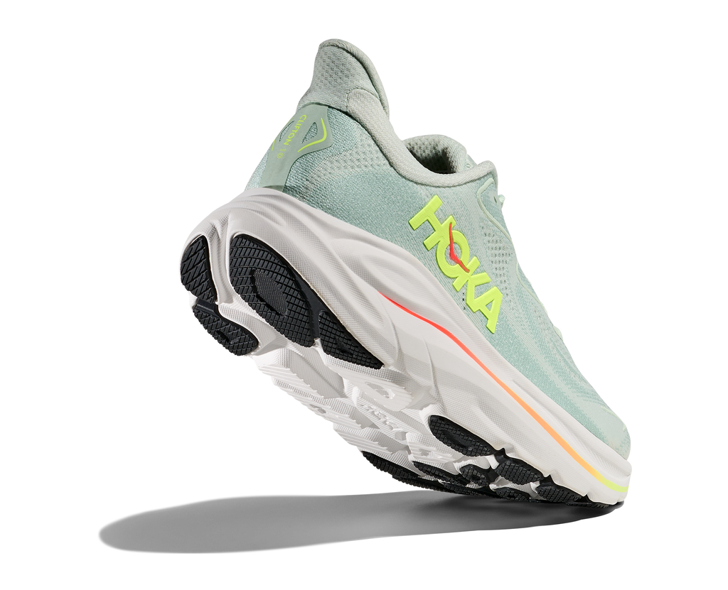 HOKA Clifton 10 Mujer Sea Glass / Neon Flame — vista tres cuartos