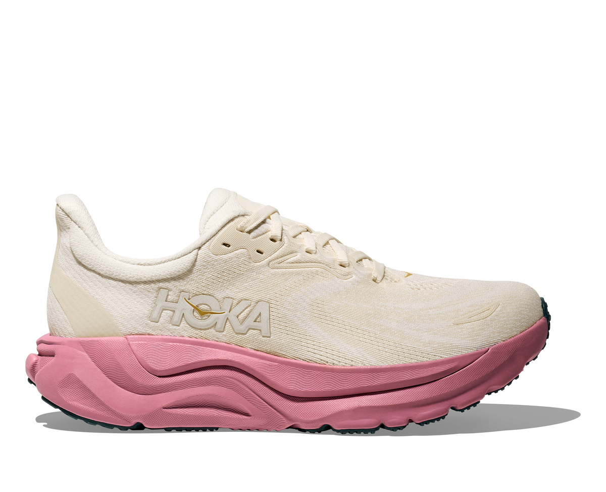 HOKA Arahi 8 Mujer Alabaster Lingonberry — vista lateral