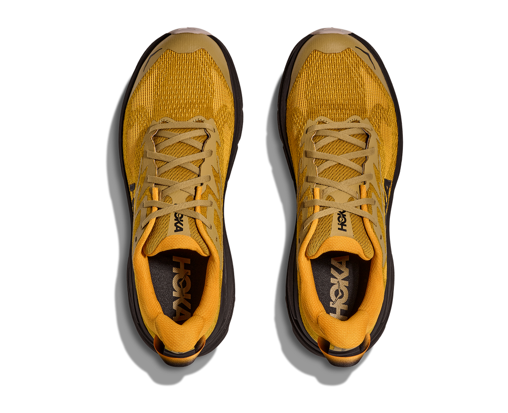 HOKA Challenger 8 Hombre Mustard Seed / Black — vista medial