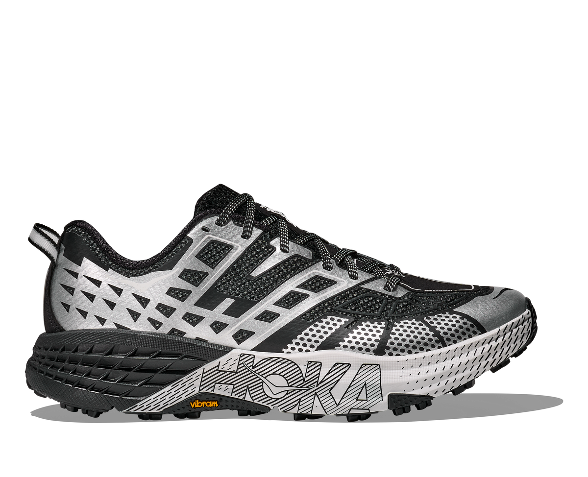 HOKA Speedgoat 2 TS Unisex Black / Stardust — vista lateral