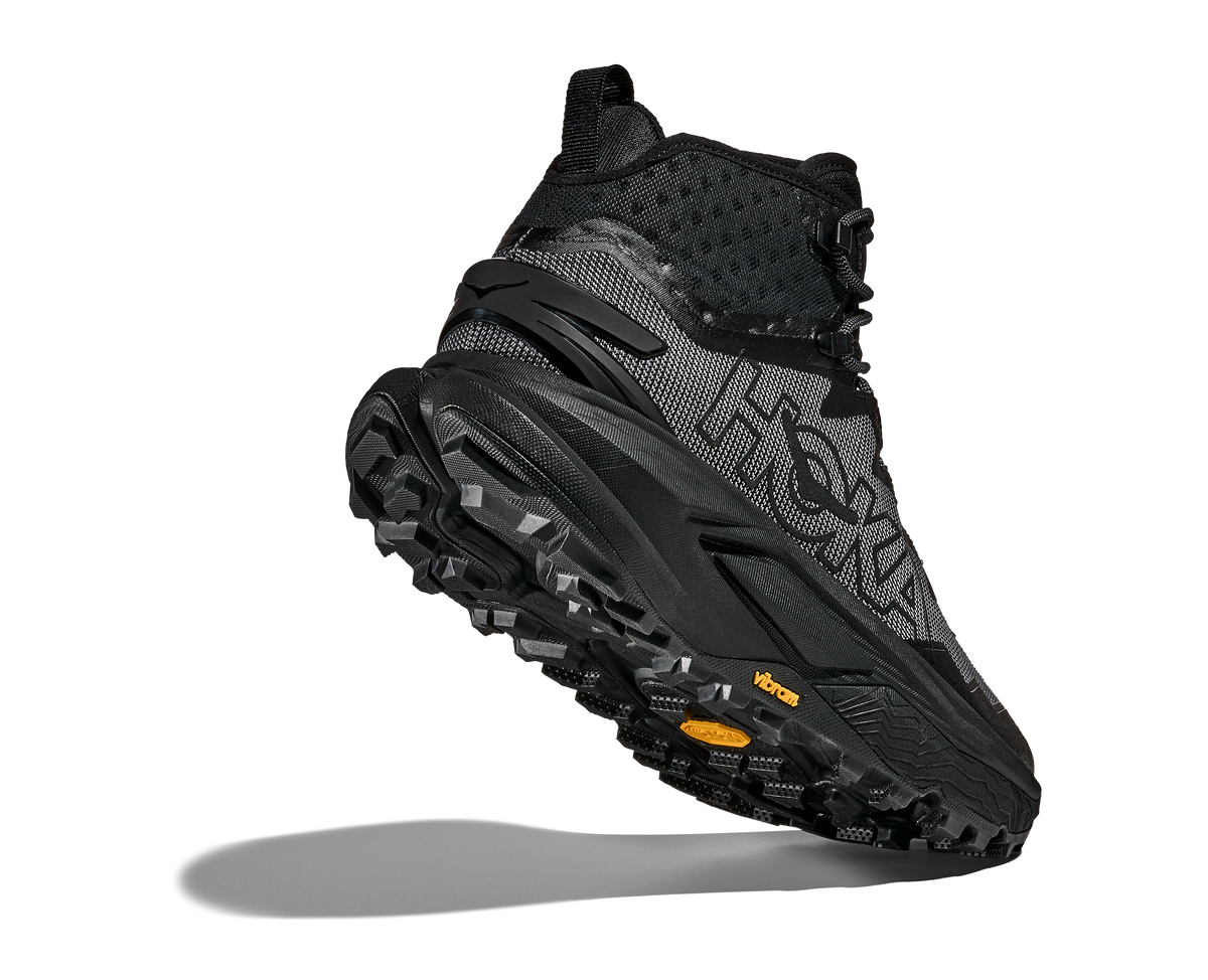 HOKA Mafate Hike Hombre Black / Asteroid — vista tres cuartos