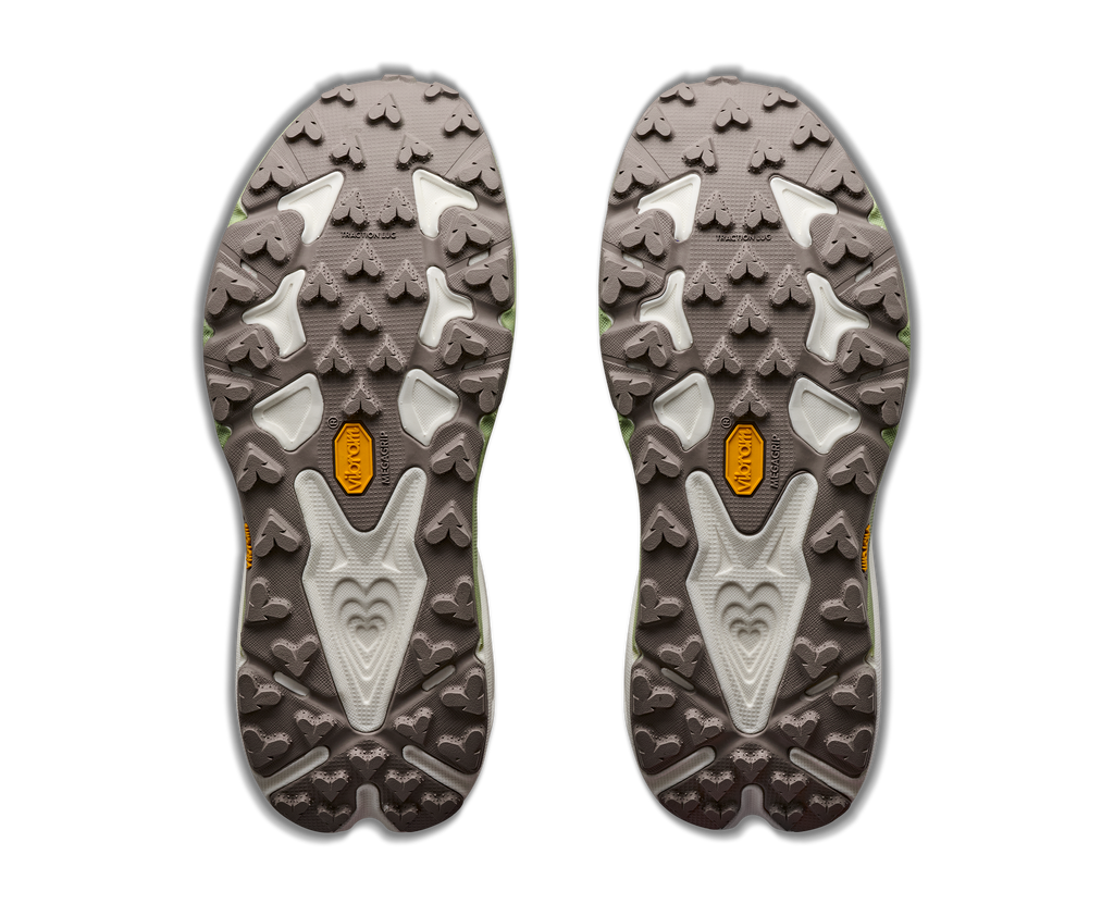 HOKA Speedgoat 7 Mujer Alabaster / Morning Dew — suela