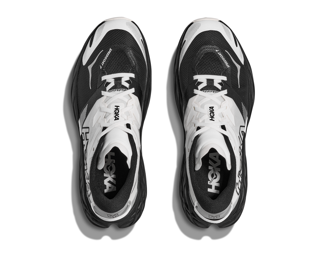 HOKA Speedgoat 7 Mujer Black / White — vista medial
