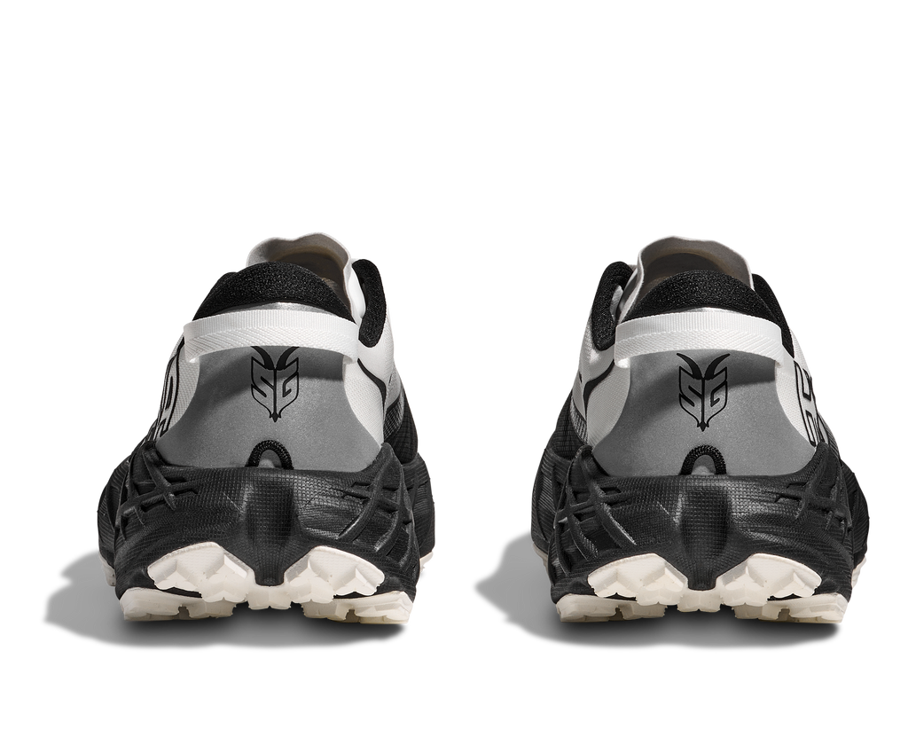 HOKA Speedgoat 7 Mujer Black / White — vista superior