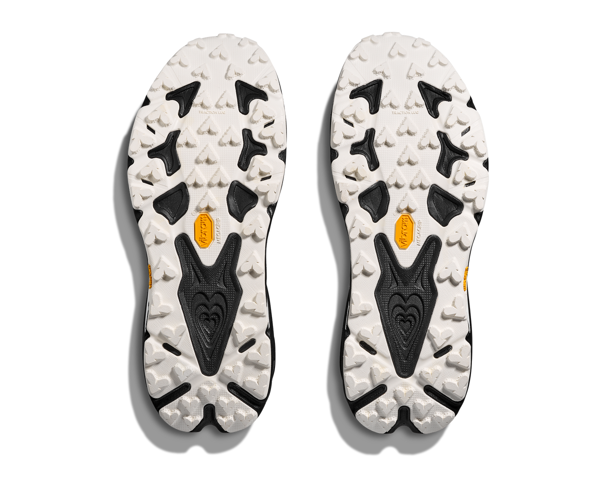 HOKA Speedgoat 7 Mujer Black / White — suela