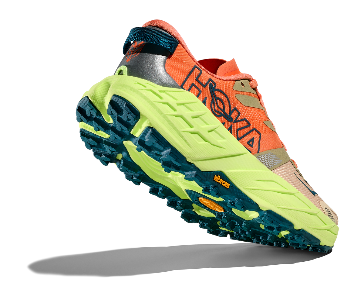 HOKA Speedgoat 7 Mujer Persimmon / Neon Yuzu — vista tres cuartos