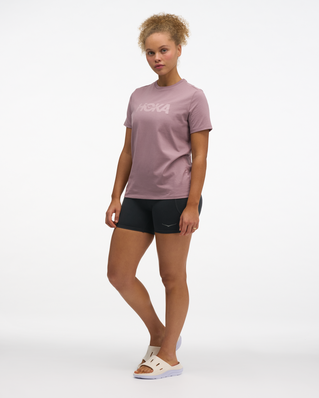HOKA Core Logo Ctn SS Tee Mujer Dark Quartzite — vista frontal
