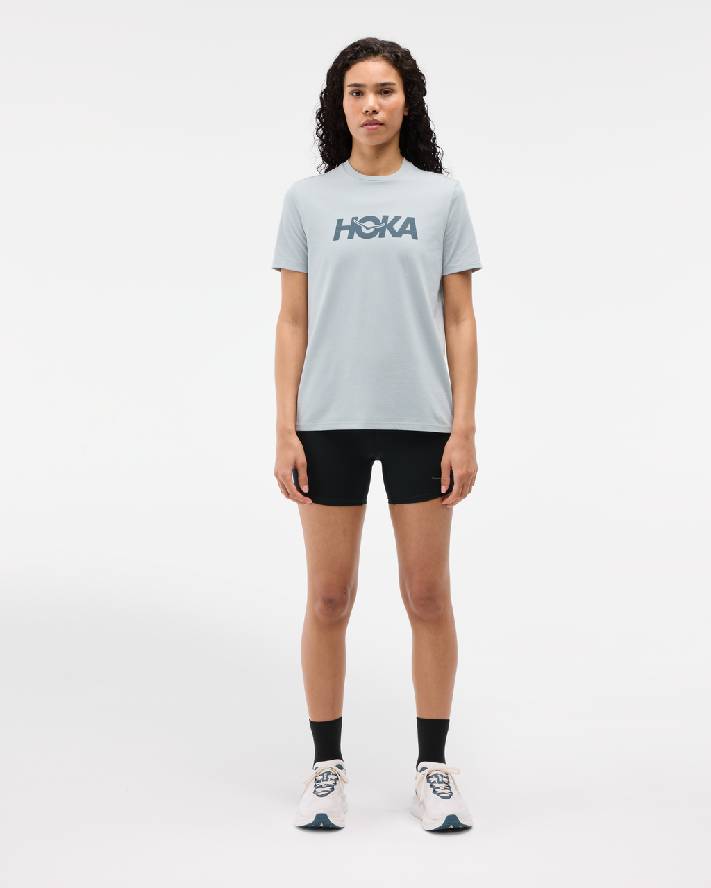 HOKA Core Logo Ctn SS Tee Mujer Mineral Blue — vista frontal