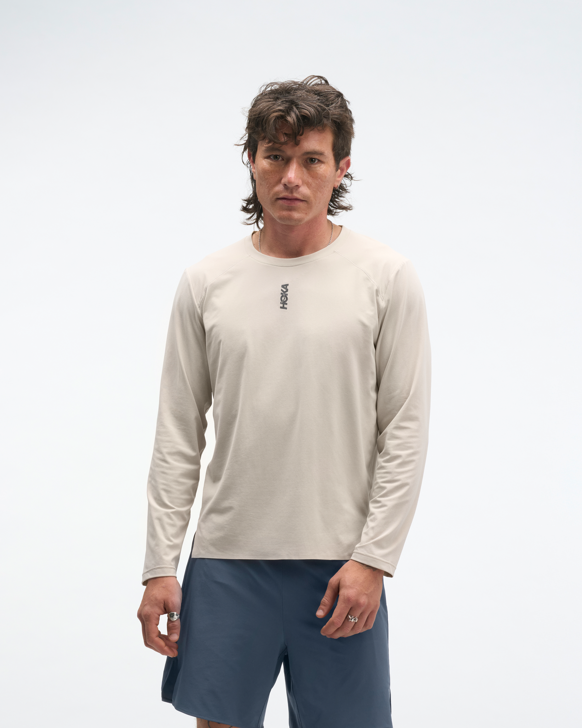 HOKA Everyrun Long Sleeve Hombre River Rock Grey — vista lateral