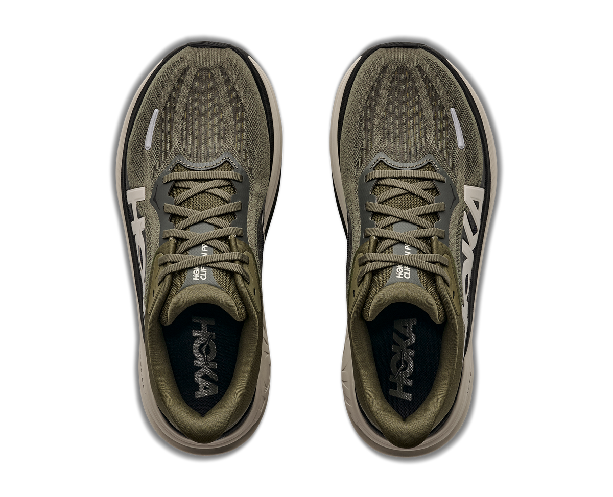 HOKA Clifton Pro Hombre Antique Olive / River Rock Grey — vista medial