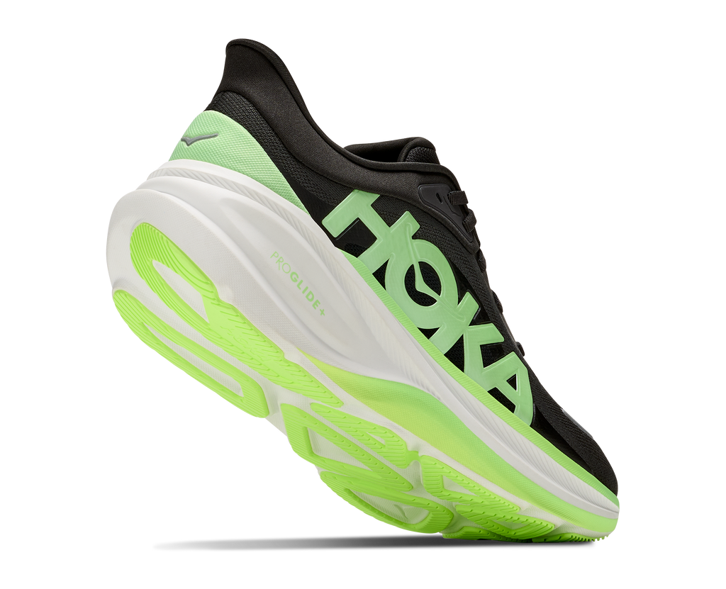 HOKA Clifton Pro Hombre Carbon Black / Tart Apple — vista tres cuartos