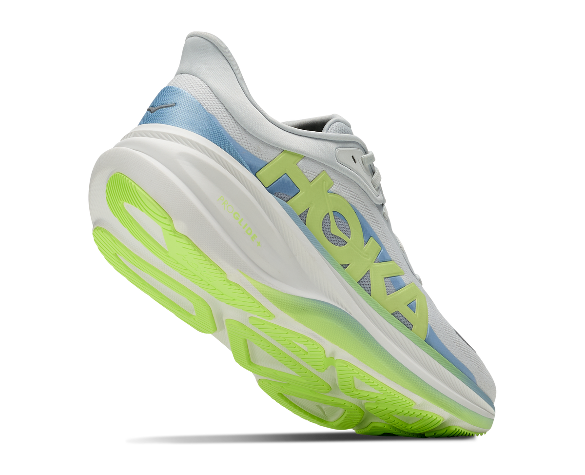 HOKA Clifton Pro Hombre Moonrise Grey / Neon Yuzu — vista tres cuartos