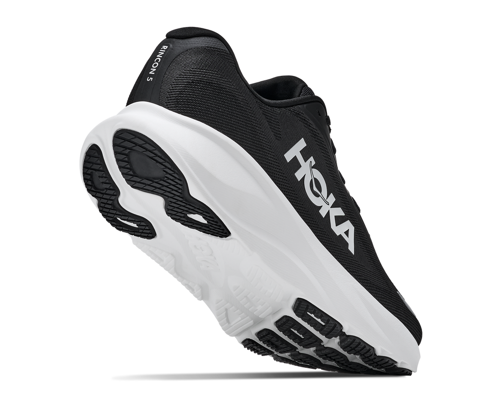 HOKA Rincon 5 Hombre Black / White — vista tres cuartos