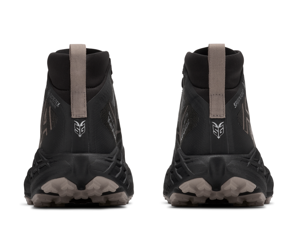 HOKA Speedgoat 7 Hike GTX Hombre Black / Pebble Grey — vista superior