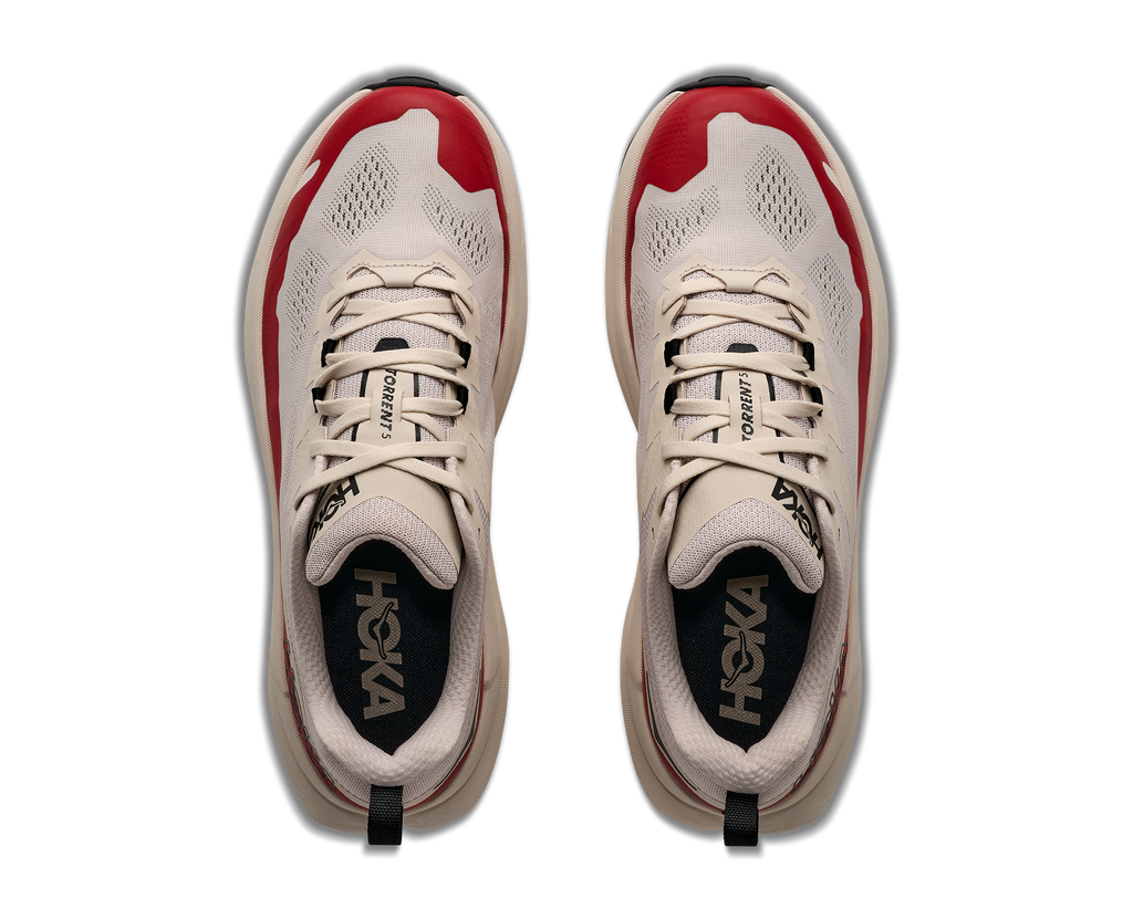 HOKA Torrent 5 Hombre River Rock Grey / Red Agate — vista medial
