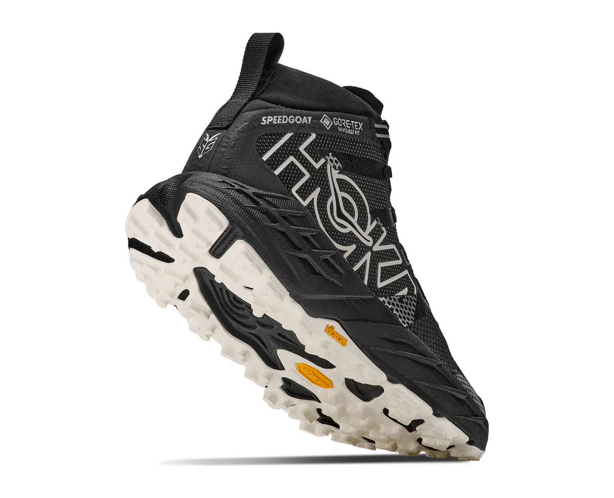 HOKA Speedgoat 7 Hike GTX Mujer Black / Alabaster — vista tres cuartos