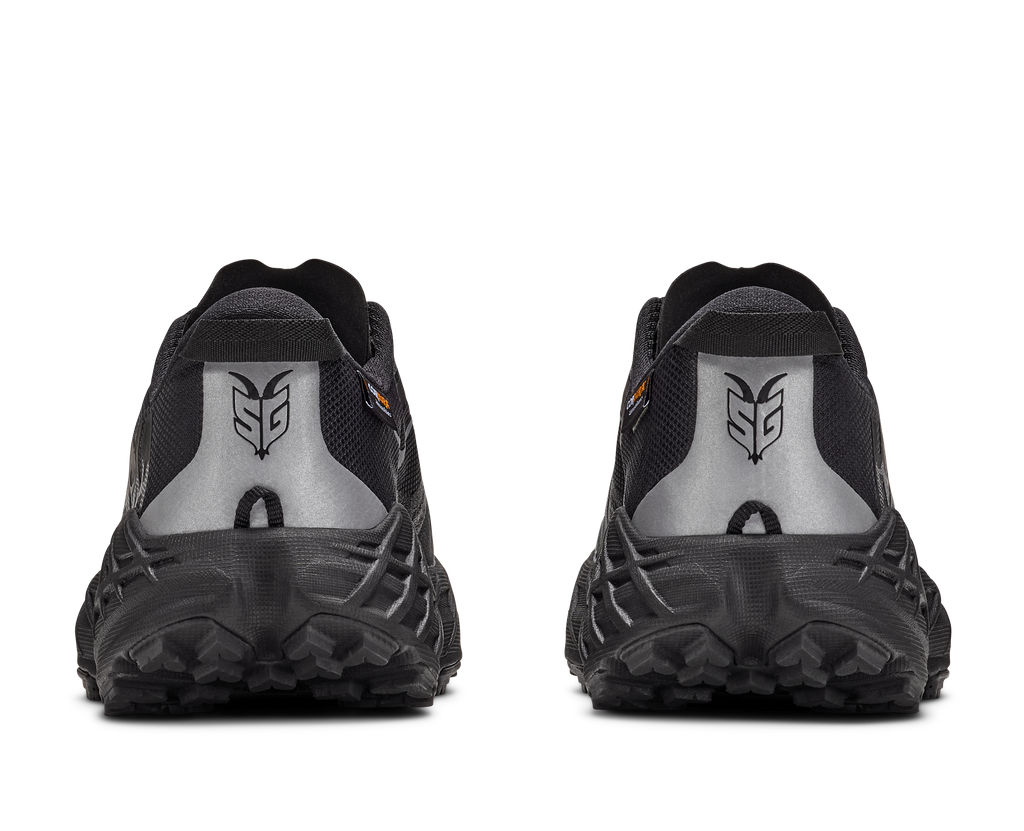 HOKA Speedgoat 7 GTX Hombre Black / Carbon Black — vista superior