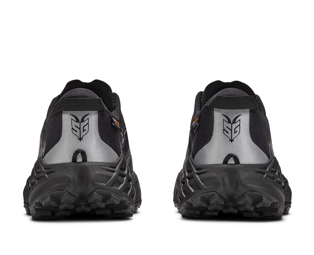 HOKA Speedgoat 7 GTX Hombre Black / Carbon Black — vista superior