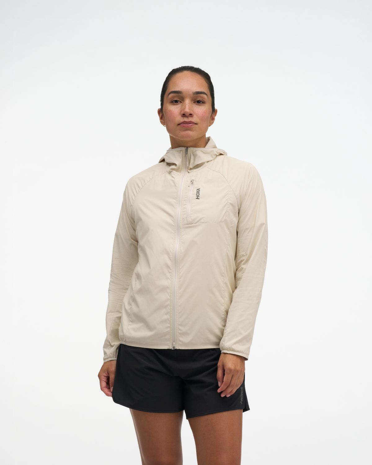HOKA Skyflow Wind Jacket Mujer Oat Milk — vista lateral