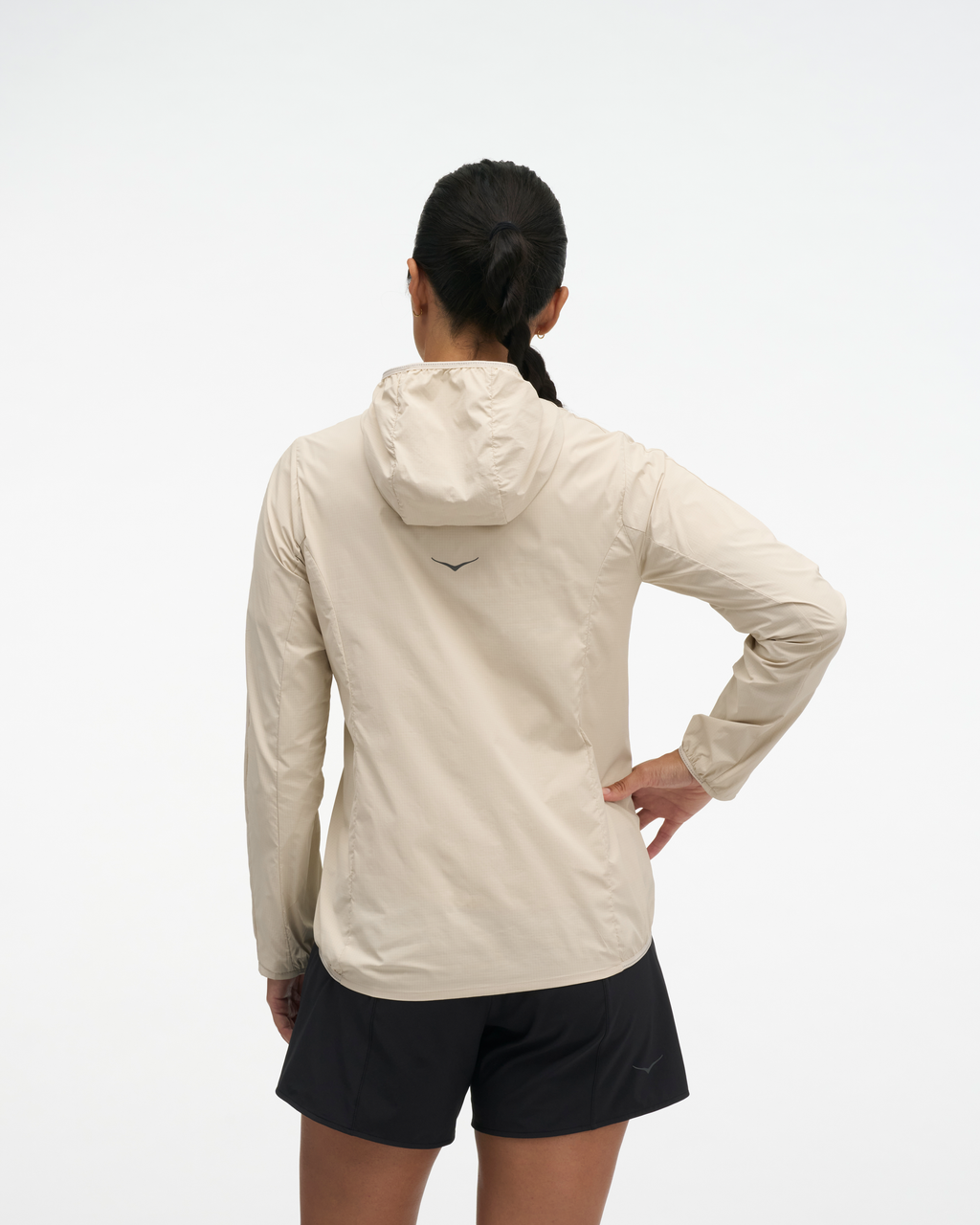 HOKA Skyflow Wind Jacket Mujer Oat Milk — vista medial