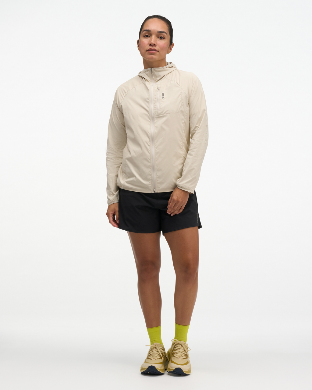 HOKA Skyflow Wind Jacket Mujer Oat Milk — vista frontal