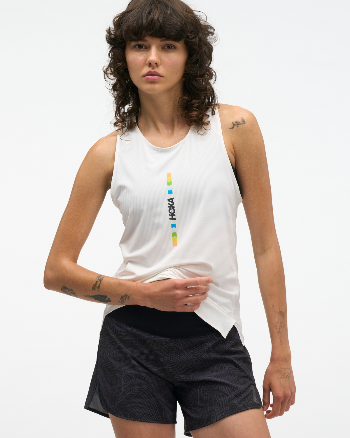 HOKA Everyrun Tank Joy Prt Mujer White/multi — vista tres cuartos